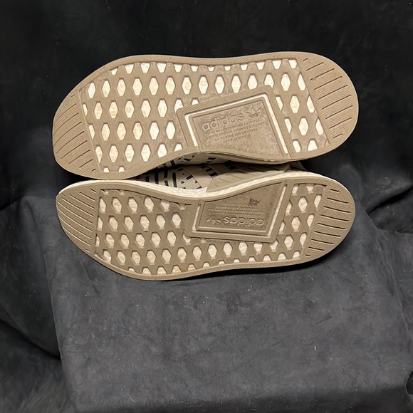 COPY - ADIDAS NMD R2 Primeknit in “Trace Cargo” mens 9 - Picture 8 of 9